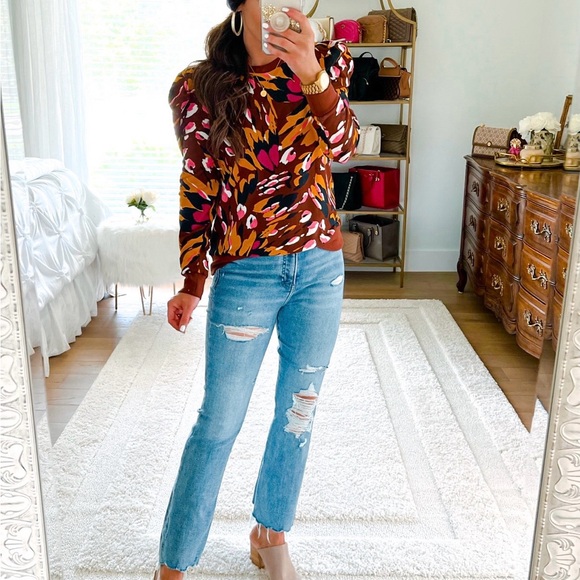 The Get Puff Sleeve Printed Sweatshirt - Picture 5 of 8